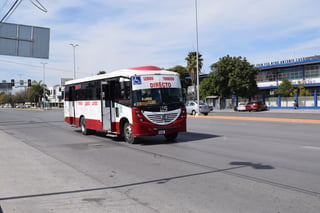 Autoridades estatales se reunieron con los concesionarios del transporte público, para informarles sobre los avances en el proyecto del Metrobús para Gómez Palacio y Lerdo. (EL SIGLO DE TORREÓN)