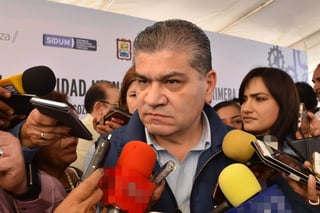 Miguel Riquelme Solís declaró que el gobierno estatal ofrecerá con ello un mensaje de que hay unidad y estabilidad en Coahuila en materia laboral. (FERNANDO COMPEÁN)
