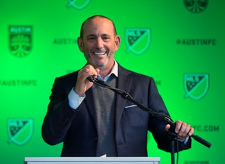 El comisionado de la MLS Don Garber anuncia que Sustoin será una franquicia de expansión para la campaña del 2021. (AP)