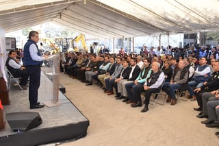 Miguel Riquelme visitó la ciudad en un evento de una obra con los industriales y expresó su apoyo a la Guardia Nacional. (EL SIGLO DE TORREÓN) 
