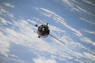 La Administración Nacional para la Aeronáutica y el Espacio (NASA) de Estados Unidos aprieta el acelerador para volver a la Luna quedarse ahí. (ESPECIAL)