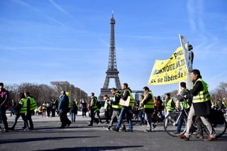 Fue el catorceavo fin de semana en que las calles de las principales ciudades francesas registraron la presencia de este movimiento. (EFE) 