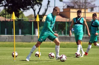 El atacante argentino, Julio César Furch, se reincorporó a los entrenamientos con Santos. (Especial)