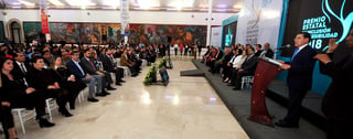 El gobernador José Aispuro Torres, entregó el Premio Estatal de los Derechos Humanos.