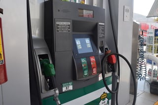 Las gasolineras de Gómez Palacio continuaban sin gasolina Premium el día de ayer; encargados dijeron tener la confianza de que pronto se normalizará el abastecimiento. (EL SIGLO DE TORREÓN)