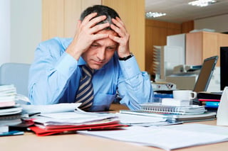 Las personas que por razones laborales o personales están sometidas a altos niveles de estrés, son más propensas a padecer vértigo. (ARCHIVO)