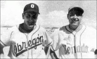Guillermo Garibay, manager del beisbol lagunero, Pedro 'Charolito' Orta y Moisés Camacho, promovieron el beisbol en Torreón, Coahuila, y Gómez Palacio, Durango. (CORTESÍA) 
