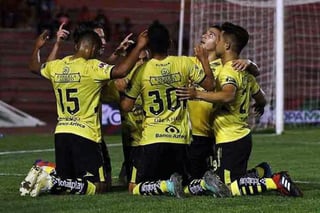 Con un gol en la agonía del partido, Morelia se impuso 1-0 a Correcaminos, para así cerrar con paso perfecto la fase de grupos de la Copa MX. (Especial)