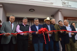 Miguel Riquelme Solís atestiguó el corte de listón tras la renovación de centro cultural Lily y Edilberto Montemayor.