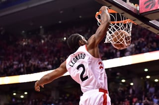 Kawhi Leonard anotó 25 puntos en la victoria de los Raptors de Toronto 120-117 sobre su exequipo, los Spurs de San Antonio.