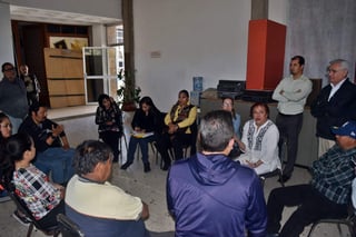 Infructífera fue la reunión entre la titular del ICED y los trabajadores de la Casa de la Cultura que están en paro desde el pasado 7 de enero; se negaron a reanudar actividades.