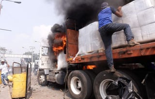 Rodríguez aseguró este domingo que los camiones 'jamás llegaron a Venezuela' y que la quema fue un ataque de falsa bandera para inculpar al Gobierno de Maduro, que se niega a aceptar estas ayudas. (EFE) 
