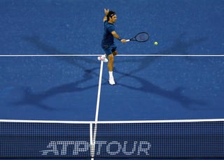 Tras dos años de ausencia en el torneo de Dubái, Roger Federer reapareció con un triunfo 6-4, 3-6, 6-1 ante Philipp Kohlschreiber.