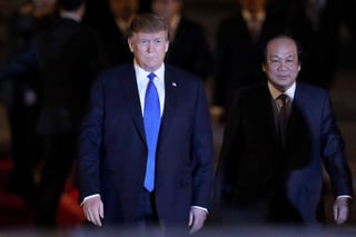 'Vietnam está prosperando como pocos lugares en la tierra. Corea del Norte podría ser igual, y muy rápidamente, si se desnucleariza', escribió Trump a primera hora de la mañana en su cuenta oficial de Twitter. (EFE)