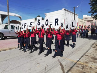 Con un desfile alegórico, Matamoros comenzó hoy sus festejos del 93 aniversario de ser elevado al rango de ciudad. (EL SIGLO DE TORREÓN)