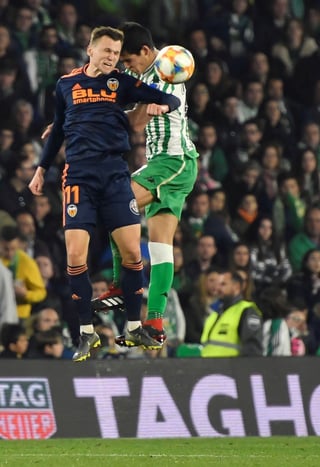 Betis y Valencia igualaron a dos tantos en el partido de ida.