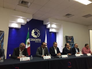 El candidato a Presidente Nacional de Canacintra, Enoch Castellanos, reconoció en Monclova el esfuerzo conjunto que se realizó para lograr el rescate a la industria siderúrgica.