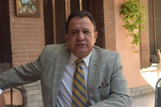 Guillermo Héctor Leyva Sáenz se registró como precandidato a la alcaldía de Gómez Palacio por el PRD.