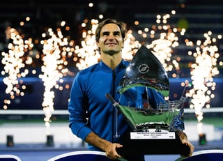 Federer es el segundo hombre en conseguir las tres cifras en cuanto a títulos, sólo detrás del estadounidense Jimmy Connors con 109 trofeos. (EFE)