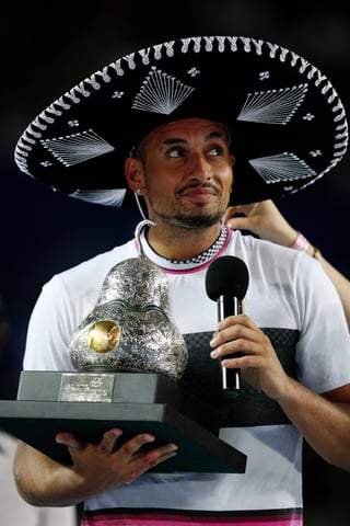 El polémico Nick Kyrgios fue muy superior al segundo favorito, Alexander Zverev, y se impuso 6-3, 6-4 en la gran final del Abierto Mexicano de Tenis; Kyrgios se embolsó 367 mil 630 dólares.