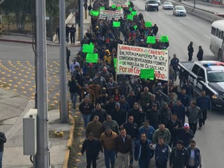 La marcha inició en el cruce del bulevar Pape con prolongación Juárez, en el monumento del Ave Fenix.