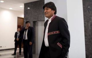 'En su homenaje, los pueblos del mundo debemos mantenernos unidos en la defensa de la soberanía de #AméricaLatina #ChávezVive', agregó el mandatario boliviano. (ARCHIVO)