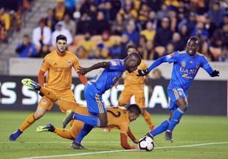 Enner Valencia marcó el primer gol de los felinos en el minuto 78 del partido ante Houston Dynamo. (Especial)