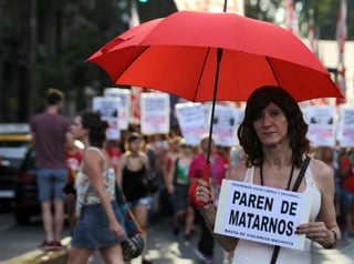Argentina contabilizó entre 2013 y 2018 un total de 576,360 casos de violencia contra la mujer, en la mayoría de los cuales había vínculo previo entre el agresor y las víctimas, según datos oficiales difundidos ayer. (ARCHIVO)