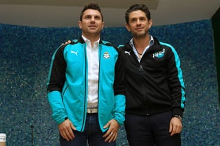 El argentino Leadro Cufré durante su presentación como auxiliar técnico de Robert Dante Siboldi en su etapa con Santos Laguna. (Jam Media)