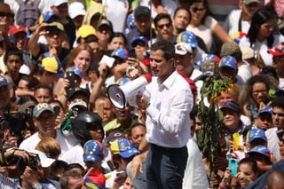 Anunció este sábado una gira por el país y una gran concentración en Caracas para reclamar el poder. (EFE)