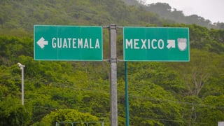 Los guatemaltecos llegaron a la frontera La Mesilla, donde continuaron su viaje hacia Huehuetenango, Petén y Ciudad de Guatemala, de donde salieron el viernes 1 de marzo con el propósito de llegar a los Estados Unidos. (ESPECIAL)