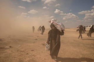 Después de esa operación, miles de residentes y muchos combatientes evacuaron Baghuz en los cuatro días siguientes.