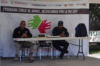 Invitan a la ciudadanía a continuar con el programa de canje de armas en la plaza principal de Matamoros. (ARCHIVO)