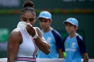 Serena Williams abandonó ayer el partido ante Garbiñe Muguruza, en el Masters de Indian Wells.