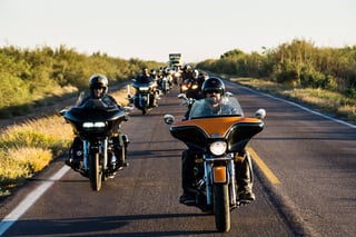 Travesía. En La Laguna existe una gran diversidad de motoclubs que disfrutan de realizar rodadas a poblados cercanos, incluso organizan viajes a otros estados de la república mexicana. (Cortesía / Facebook: Maquinas Rodantes)