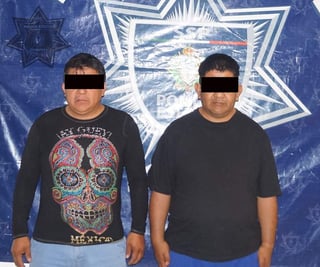 Voceros de la Secretaría de Seguridad Pública de Durango, dieron a conocer de la detención de dos personas del sexo masculino que se identificaron como Alfredo y Johny N., de 47 y 41 años de edad respectivamente. (ESPECIAL) 