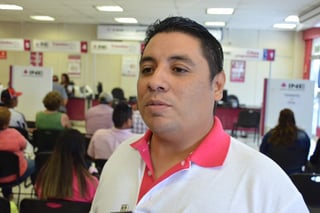 Vázquez López informó que se ha visto un aumento en la afluencia de ciudadanos que acuden a realizar diversos trámites. (FERNANDO COMPEÁN)