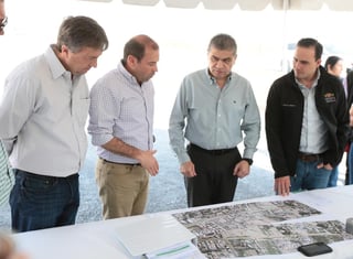 El gobernador informó que se tiene proyectada una inversión por 3 mil 500 mdp en infraestructura para las 5 regiones de Coahuila.