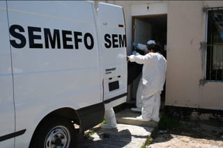 Personal del Ministerio Público dio fe del deceso y ordenó el traslado del cuerpo a las instalaciones del Semefo. (EL SIGLO DE TORREÓN)