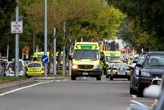 La cifra de víctimas por los atentados con armas de fuego perpetrados este viernes contra dos mezquitas en la ciudad de Christchurch, en la Isla Sur de Nueva Zelanda, es de al menos 49 muertos y 41 heridos en un 'ataque terrorista' sin precedentes en el país. (EFE)
