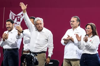El presidente Andrés Manuel López Obrador encabezó la ceremonia por el 81 Aniversario de la Expropiación Petrolera en esta ciudad de Hidalgo. (EL UNIVERSAL)