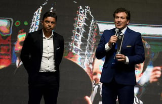 El presidente de la Conmebol Alejandro Domínguez (d), y el entrenador de River Plate de Argentina, Marcelo Gallardo (i) participaron ayer en la cumbre de entrenadores de clubes que disputan la Copa Libertadores.