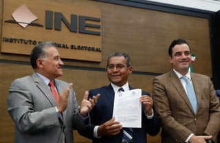Jiménez fue registrado en la sede del Instituto Nacional Electoral (INE) en la Ciudad de México. (TWITTER)
