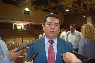 Para el Delegado Federal en Coahuila Reyes Flores Hurtado, las nuevas cuatro figuras de las subcoordinaciones, no incrementarán la burocracia, sino ahorrarán cerca de 15 mil millones de pesos. (EL SIGLO DE TORREÓN)