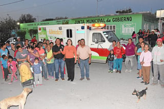 Esta ambulancia ayudará de gran manera para el traslado de enfermos o personas accidentadas en la Villa hacia los hospitales. (EL SIGLO DE TORREÓN)