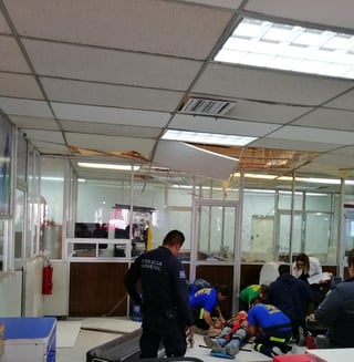 Joven trabajador sufre caída de 10 metros de altura, en Simas Torreón; fue trasladado a hospital de la localidad.