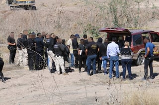 Los cuerpos fueron localizados en el interior de una camioneta Ford Explorer abandonada en el lecho seco del Río Nazas, ambos presentaban huellas de violencia. (EL SIGLO DE TORREÓN)