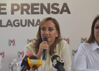 La presidenta nacional del PRI, Claudia Ruiz Massieu, se reunió ayer con los candidatos y militancia de Gómez Palacio.