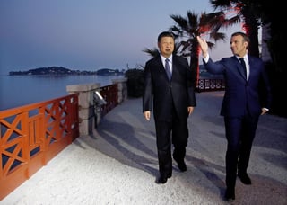 Macrón le dio la bienvenida a Xi Jinping en Niza. (EFE)