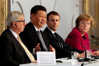 El presidente chino, Xi Jinping, se reunió ayer en París con Jean-Claude Juncker, Emmanuel Macron y Angela Merkel. (EFE)